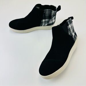 Toms womens sneaker boots Jamie plaid black low profile zip  Size 12 genderless